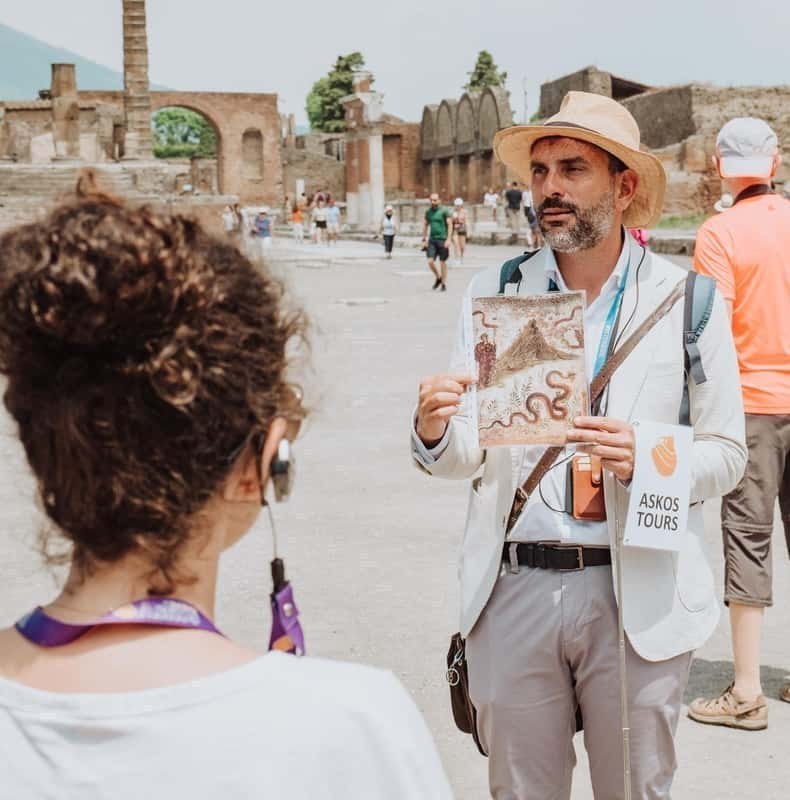 Pompeii: Entry Ticket and Guided Tour with an Archaeologist